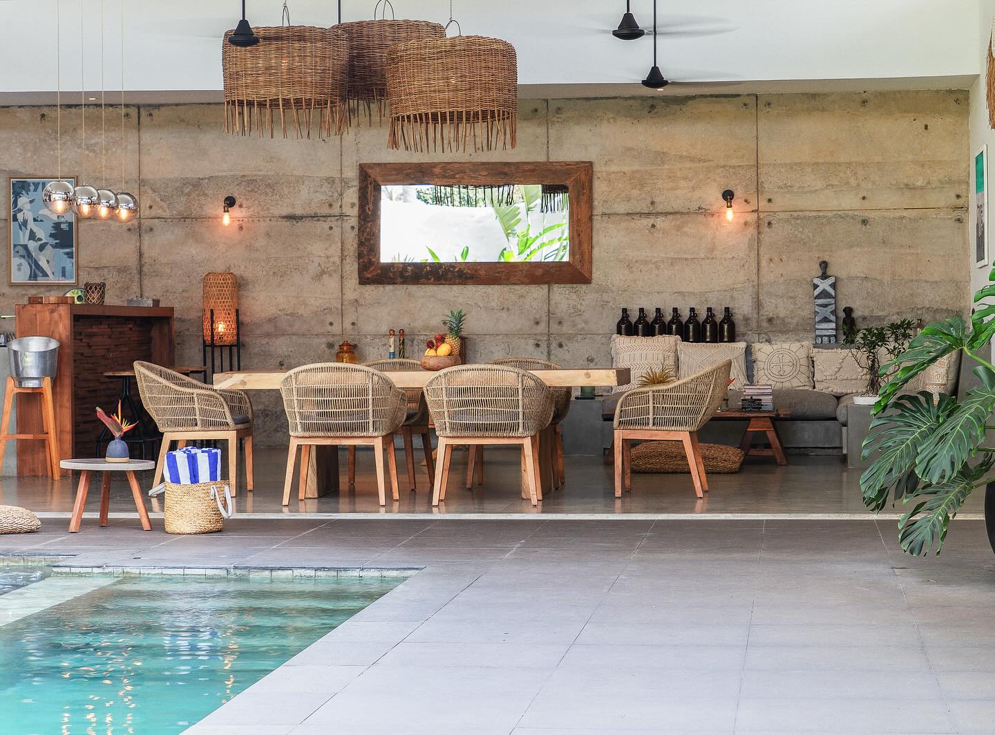 Villa Mika Sri Lanka poolside dining area with natural decor